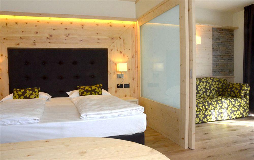 Alpholiday Dolomiti Wellness & Family Hotel Dimaro Exterior photo